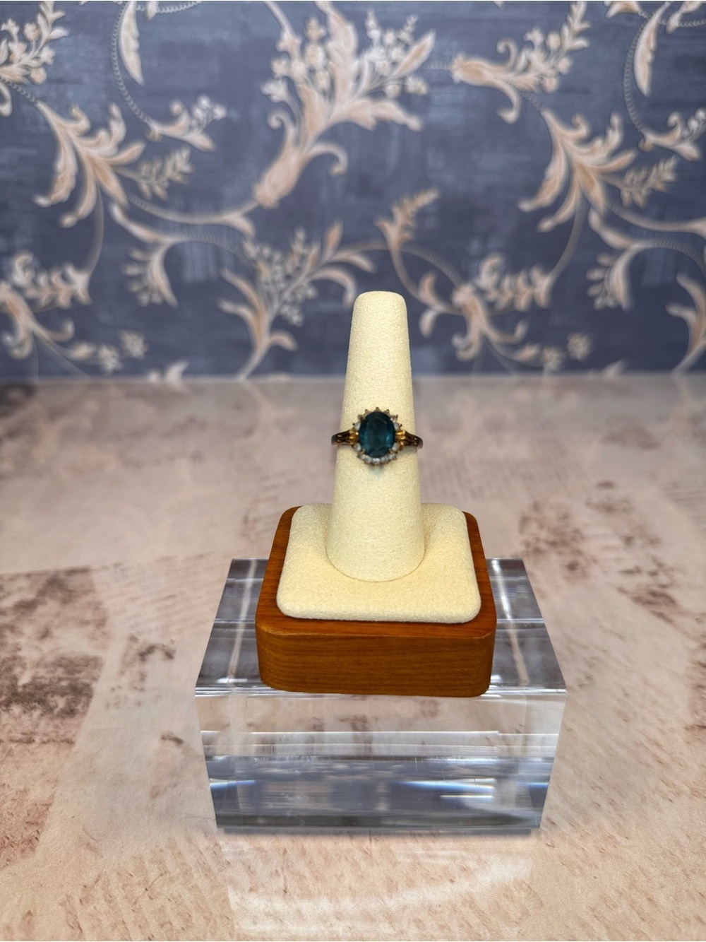 Vintage Gold Tone Blue Glass Halo Ring White Accent Stones Size 8.75 Lot D58